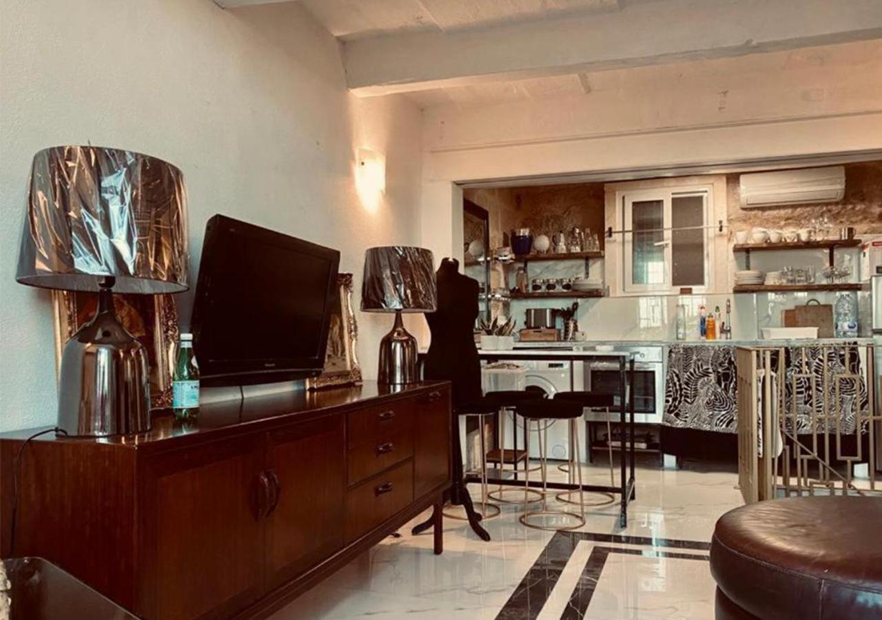 Charming Townhouse Prime Area Valletta Apartamento Exterior foto
