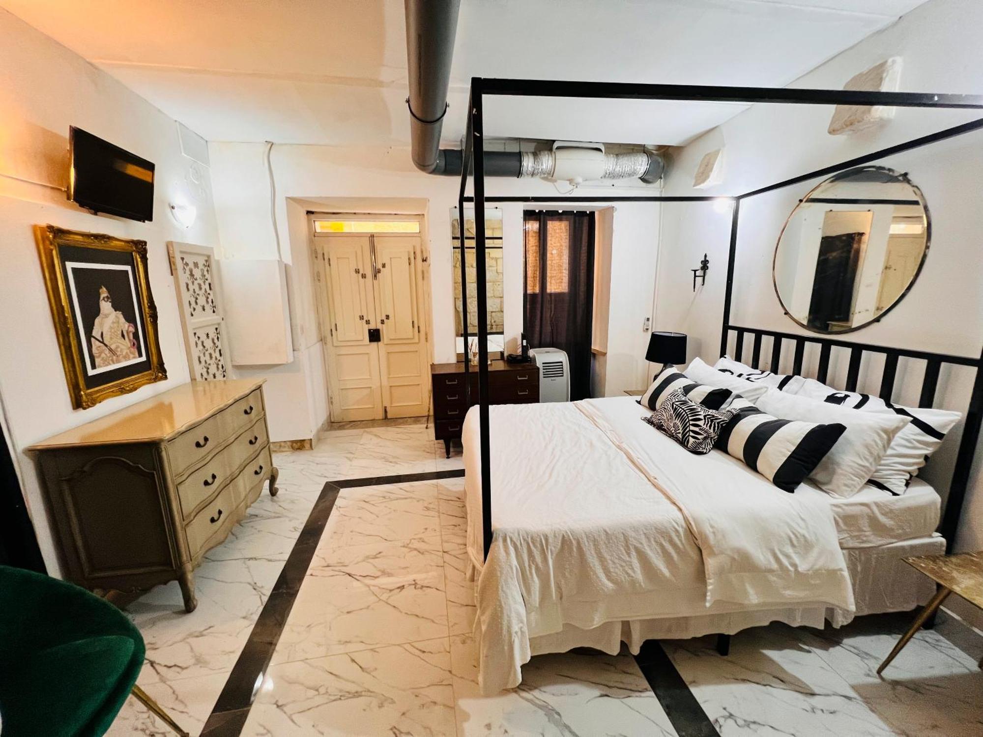 Charming Townhouse Prime Area Valletta Apartamento Exterior foto