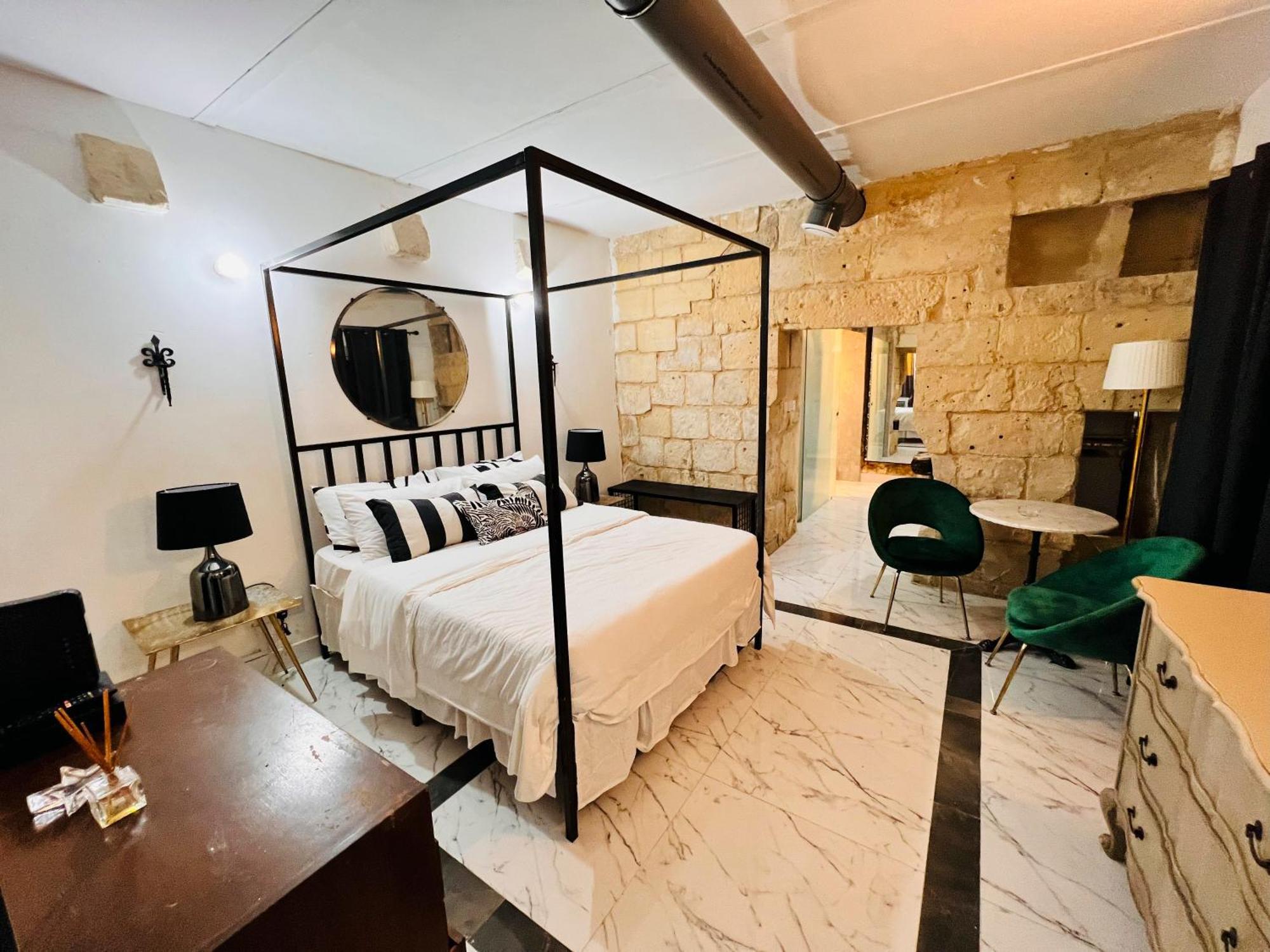 Charming Townhouse Prime Area Valletta Apartamento Exterior foto