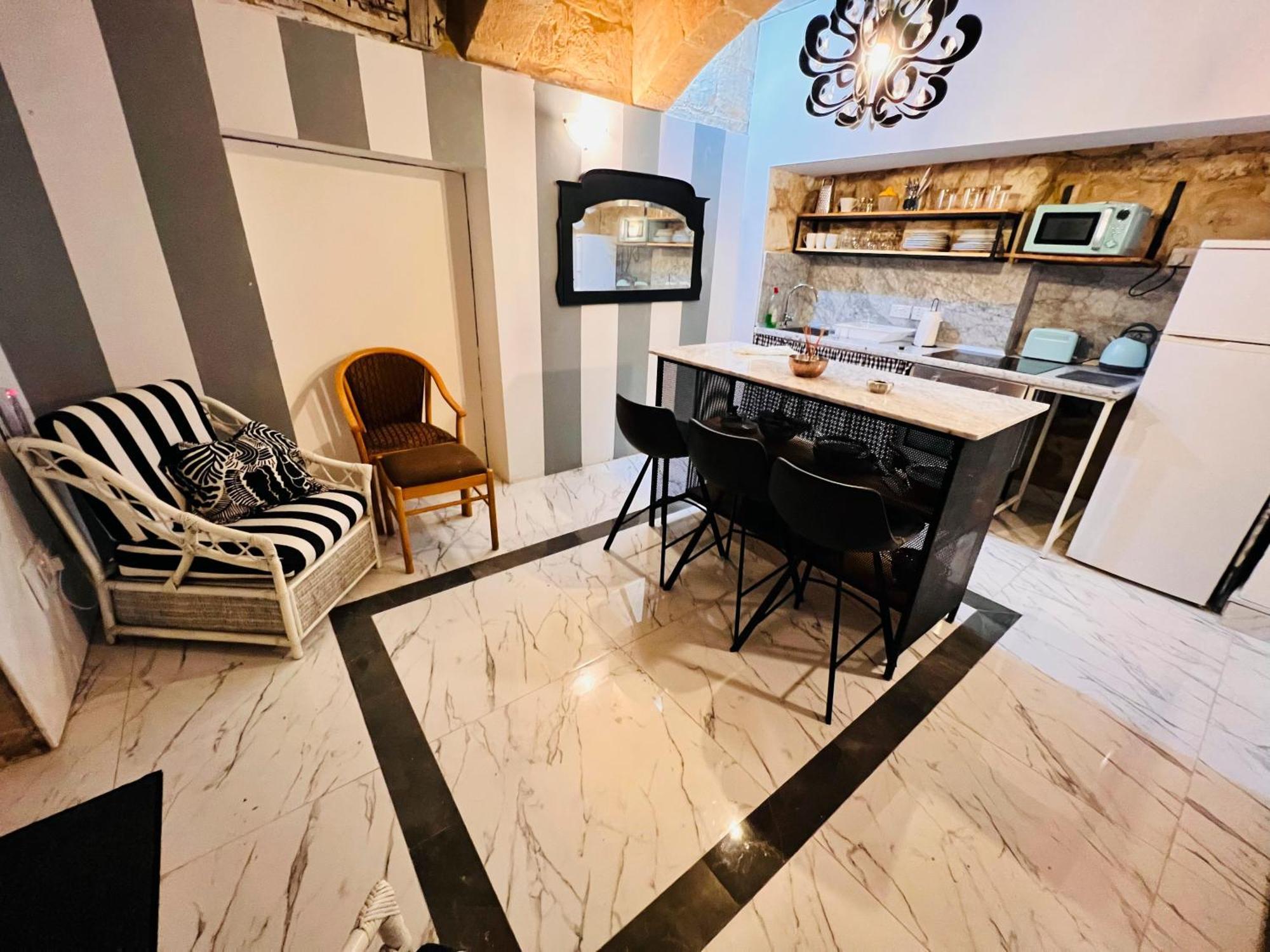 Charming Townhouse Prime Area Valletta Apartamento Exterior foto